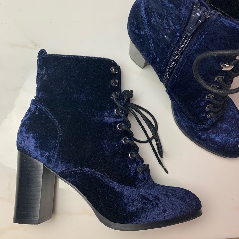 ⚡️Suede booties⚡️